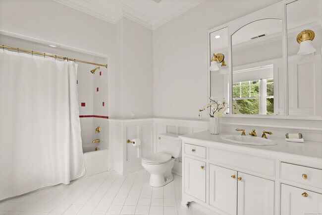 Building Photo - 7 Mayflower Ln