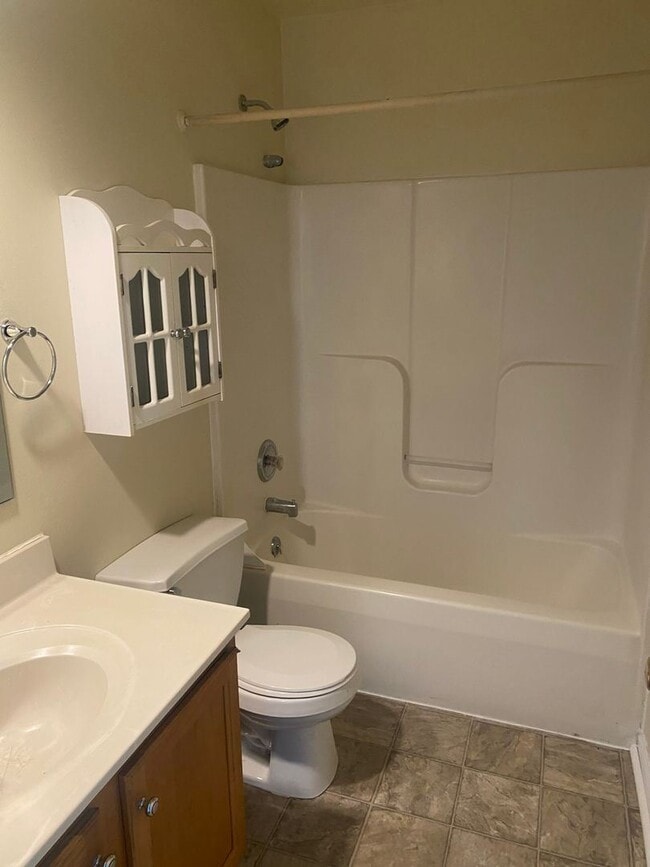 Building Photo - 3 br, 1.5 bath House - 126 BANYAN CIRCLE D...