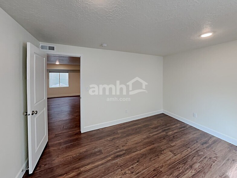 Building Photo - 7377 S Copper Rim Dr