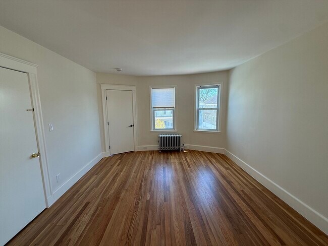 Building Photo - 19 Chauncey St