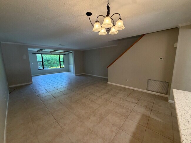 Building Photo - Perfectly located 2/2 townhome in Indialantic