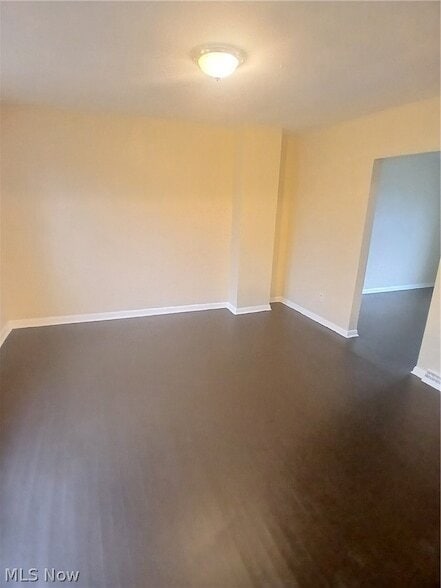 Building Photo - 21 Zents Ave