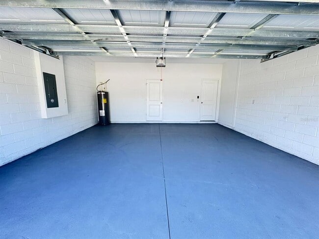 Building Photo - 442 Marion Oaks Course