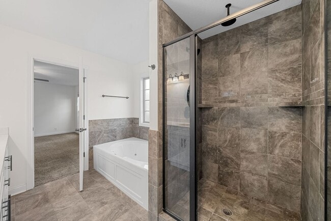 Building Photo - Pet Friendly Four Bedroom with Bonus!