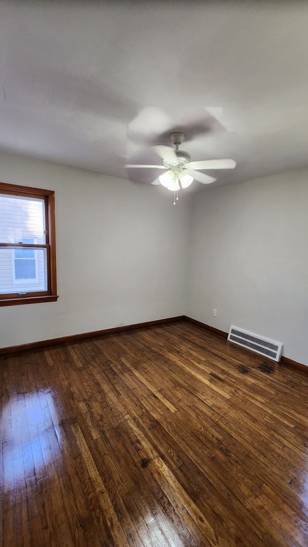 Building Photo - Single family home 3 bedroom