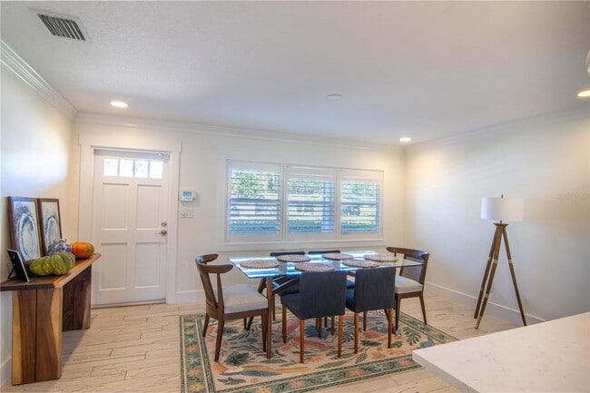 Building Photo - 600 43rd Ave NE