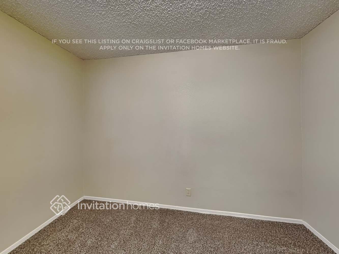 Building Photo - 336 S Travis