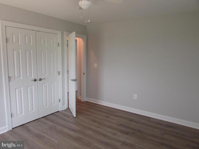 Building Photo - 1230 Elm St