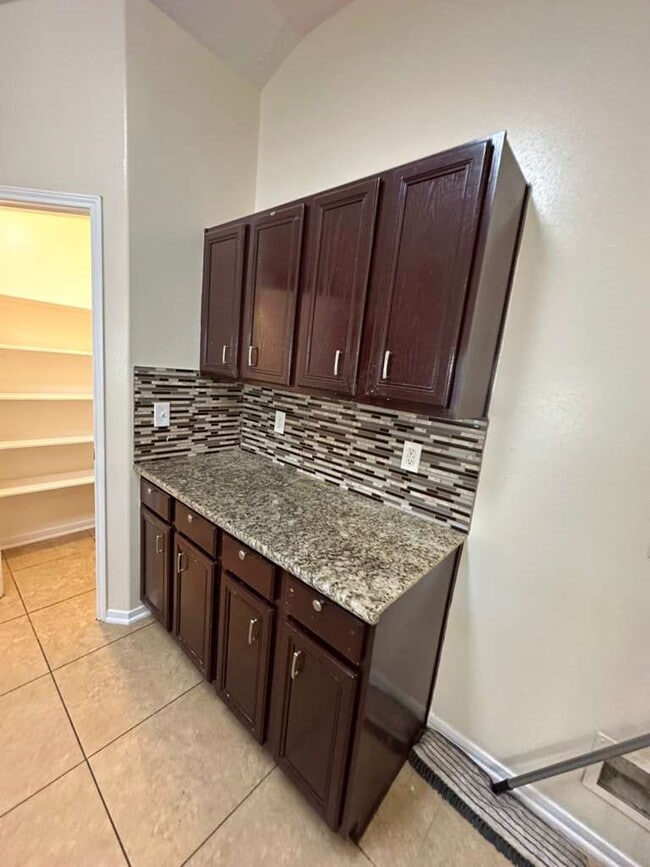 Building Photo - 5718 Straight Way