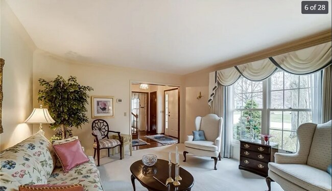 Building Photo - Beautiful House Located in Sylvania Township