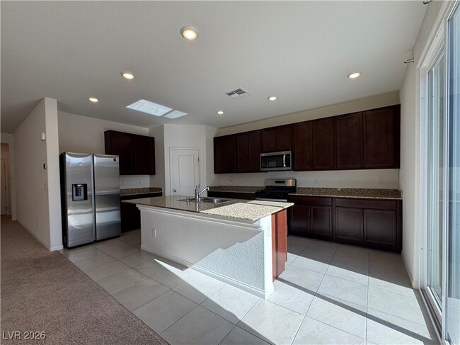 Building Photo - 8109 Minavalle Ave