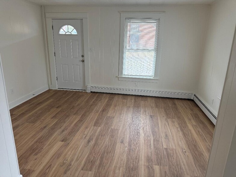 Building Photo - 924 N 5th St