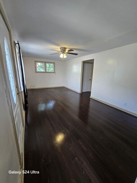 Building Photo - 346 Blackburn Ave