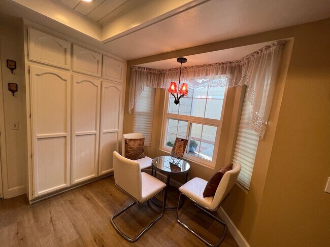 Building Photo - 5 Coldstream, 47