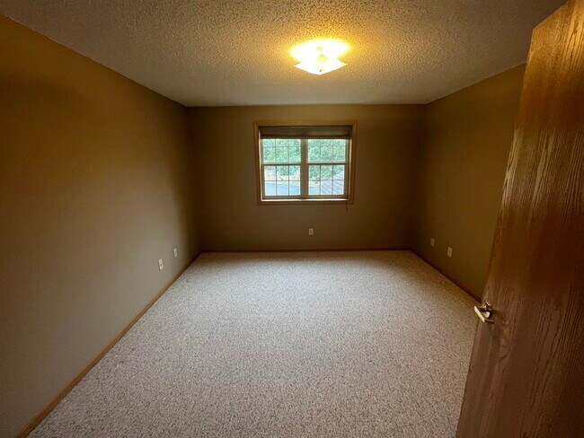 Building Photo - 9748 Island Estates Pl