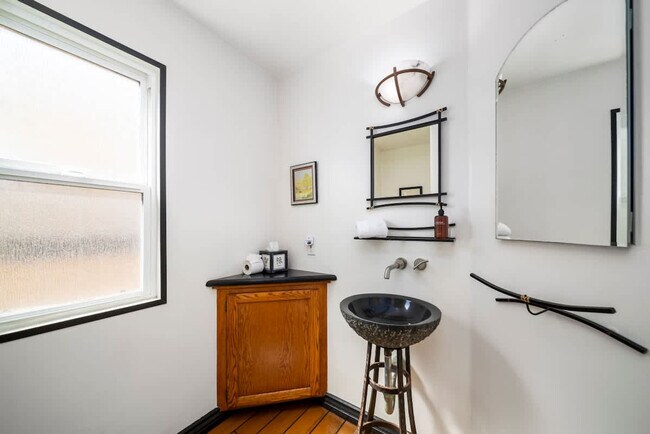 Building Photo - 3464 Carlsbad Blvd