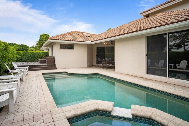 Building Photo - 7759 La Corniche Cir