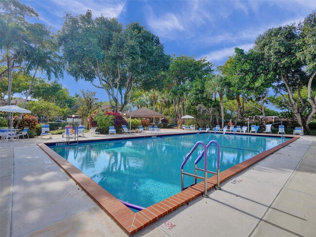 Building Photo - 3700 Oaks Clubhouse Dr