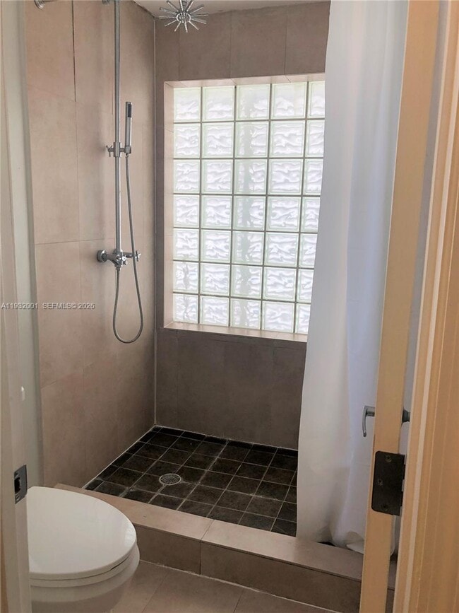 Building Photo - 1628 NE 4th Pl