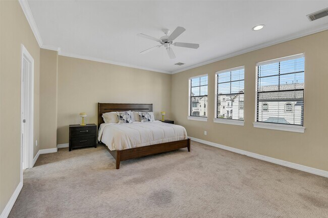 Building Photo - 1429 Utah St