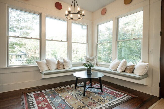 Building Photo - 290 Milledge Cir