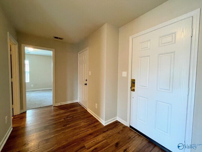 Building Photo - 3412 Castlecreek Dr SW