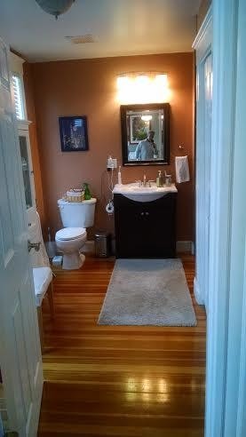 Building Photo - 211 W 8th St