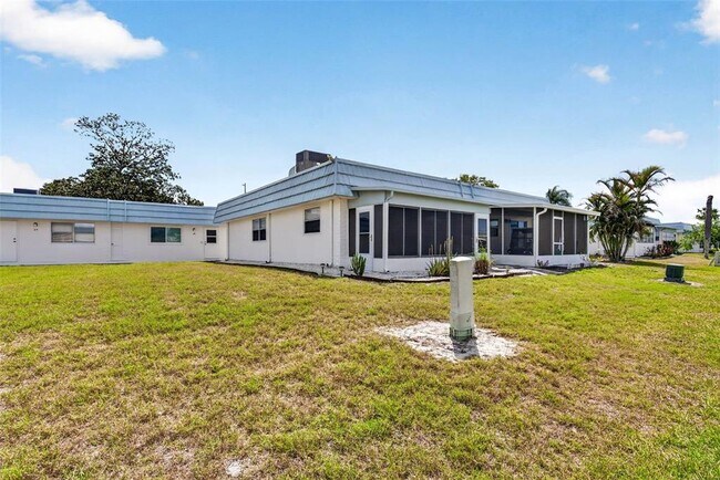 Building Photo - 1801 Bedford Ln