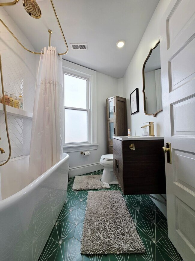 Building Photo - 9 Bailey Ave