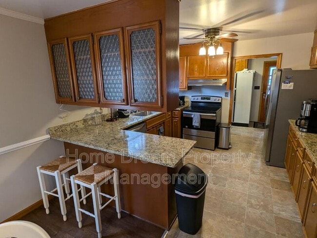 Building Photo - 1401 Bragg Rd