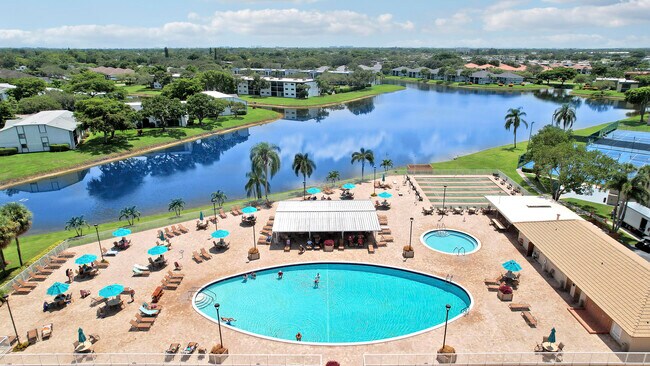 Building Photo - 15484 Lakes of Delray Blvd