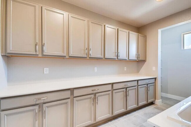 Building Photo - High End 4 Bed 5 Bath House in the Anthem ...