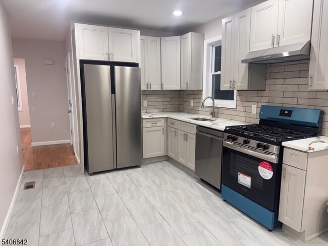 Building Photo - 515 West End Ave