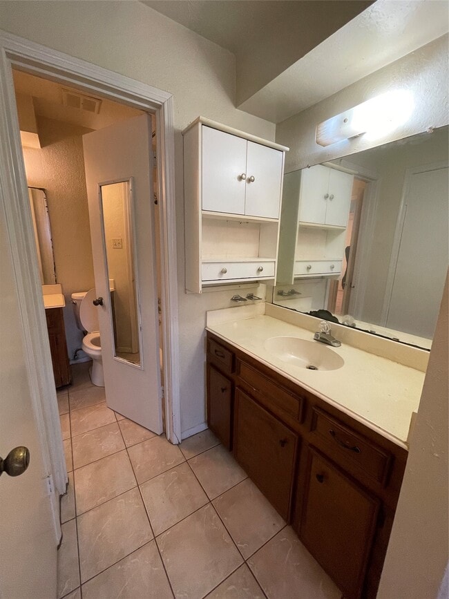 Building Photo - 9434 Tooley Dr