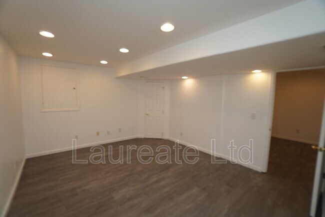 Building Photo - 10182 Woodrose Ct
