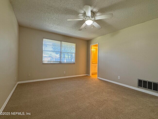 Building Photo - 2052 Pompano Pkwy