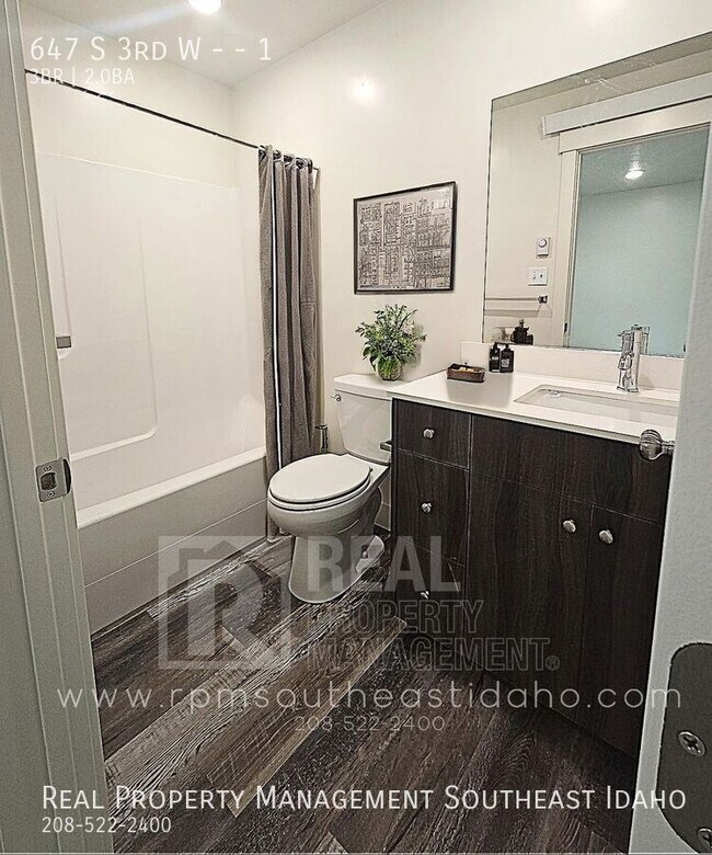 Building Photo - 647 S 3rd W