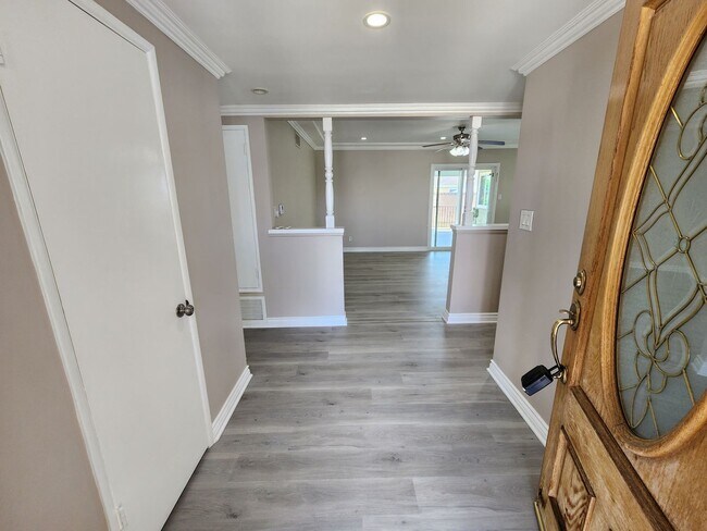 Building Photo - 14020 Faust Ave
