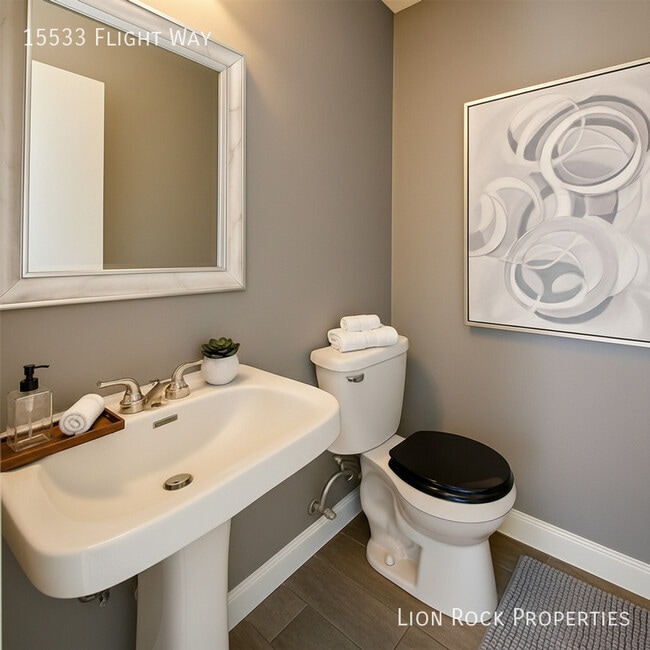 Building Photo - 15533 Flight Way