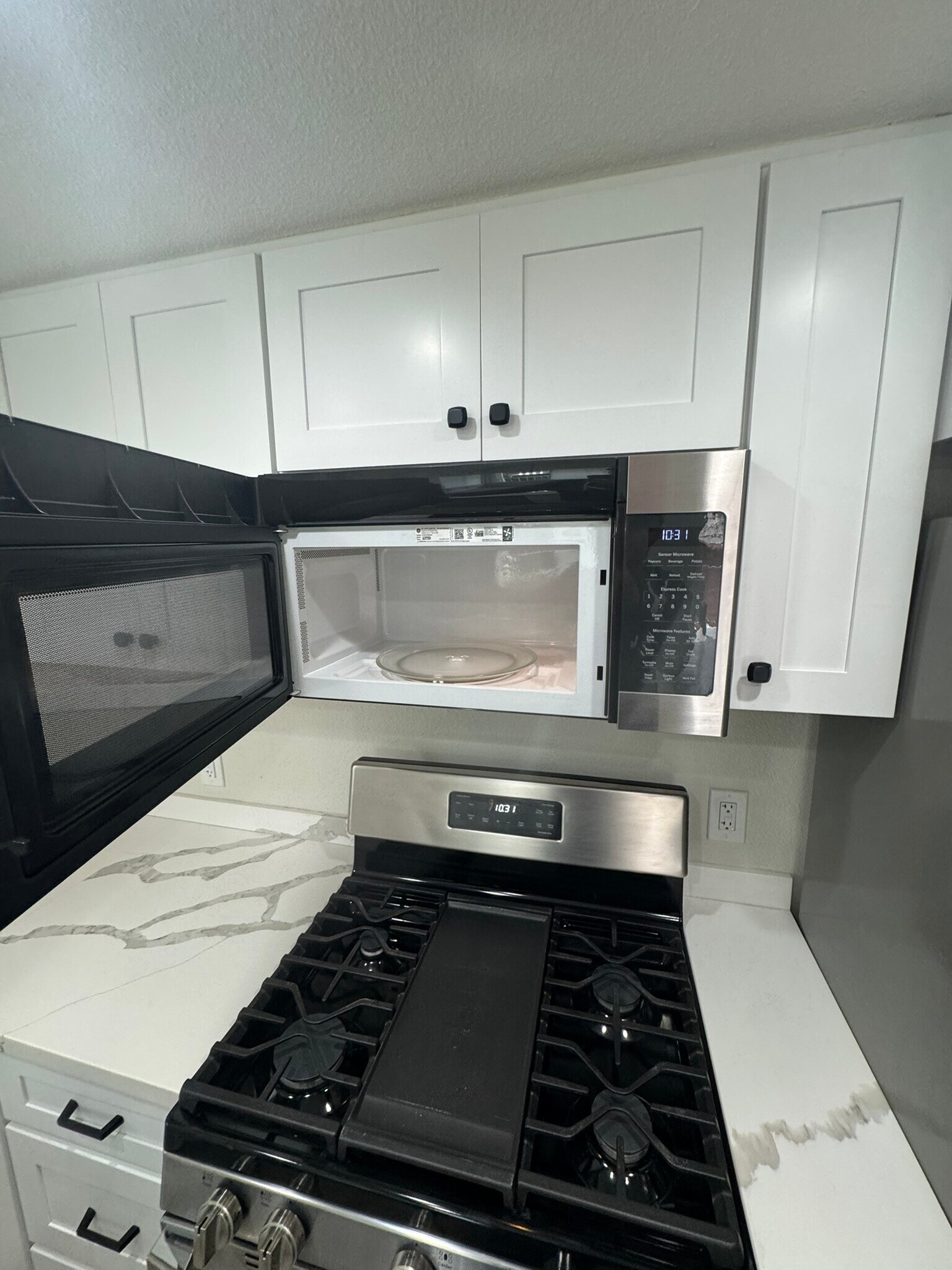 Building Photo - 31671 Seacove Dr