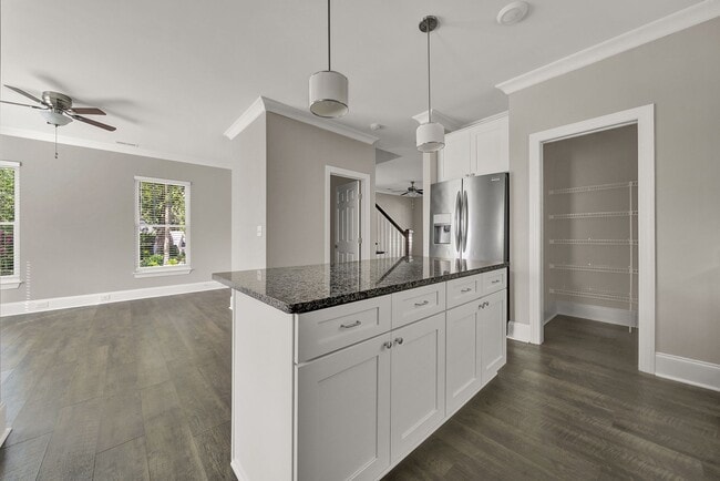 Building Photo - Two Story Cottage In Historic Waxhaw