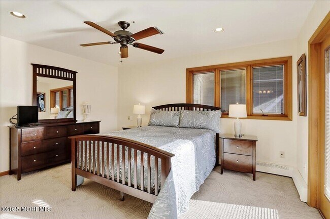 Building Photo - 8 Ortley Ave