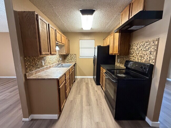 Building Photo - "Charming 3-Bedroom 2 Full Baths in Lubbock!"