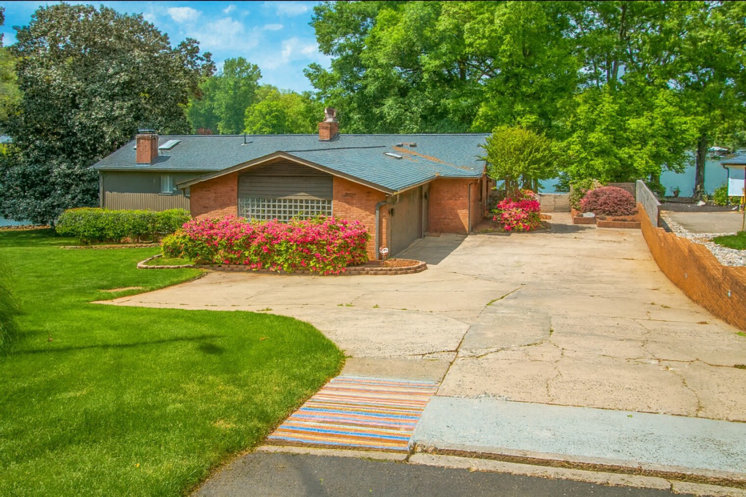 Building Photo - 11940 Springpoint Ln