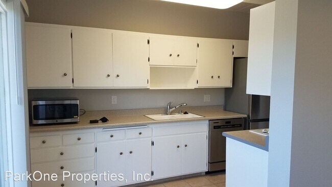 Building Photo - 1170 Lincoln Ave