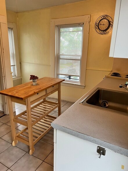Small Kitchen, with tile~ 2nd floor - 58 Campbell St