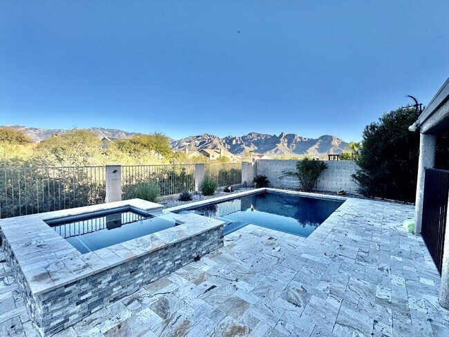Building Photo - 12768 N Lantern Way