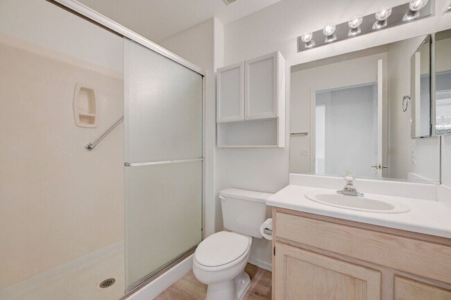 Building Photo - 2613 Breakers Creek Dr