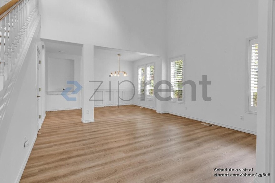 Building Photo - 13139 SW Wellington Pl