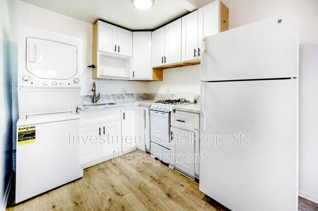 Building Photo - 2707 Robertson St